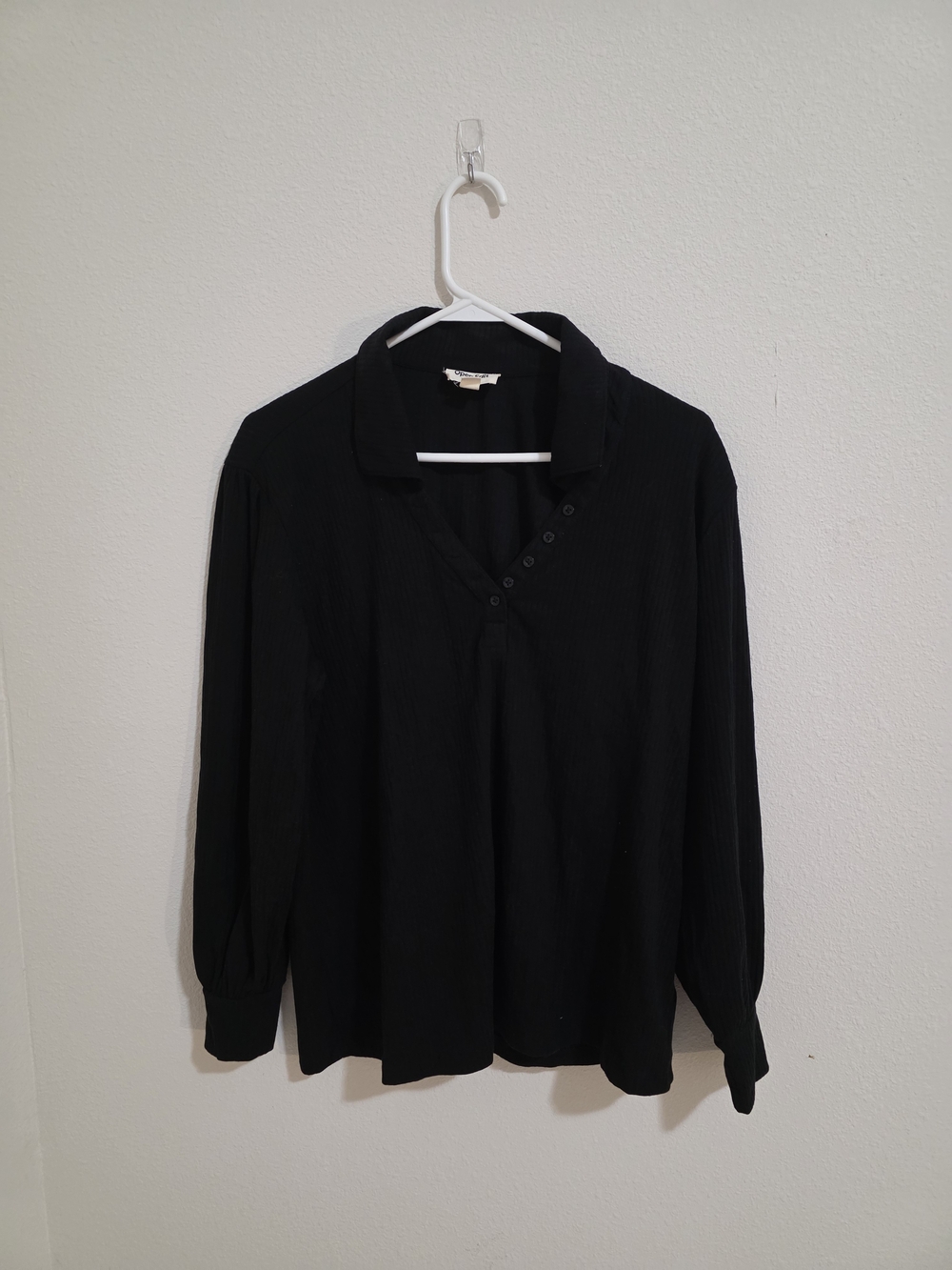 Women's Black Long-Sleeve V-Neck Button Collar Top